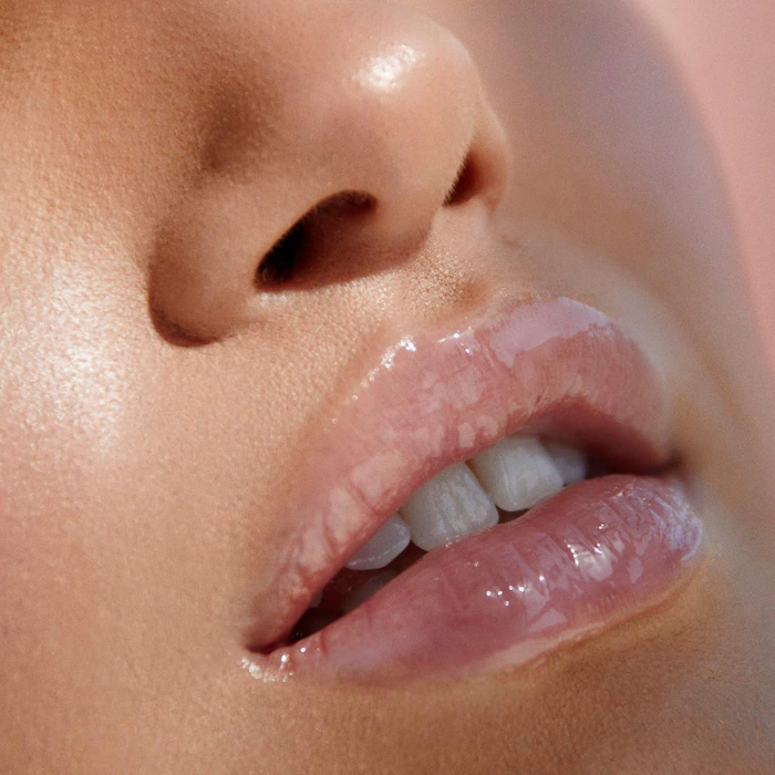 MAKEUP BY MARIO  Mini Moistureglow™ On-The-Go Plumping Lip Serum