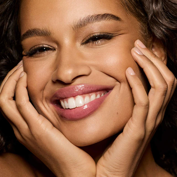 FENTY BEAUTY  Gloss Bomb Heat Universal Lip Luminizer + Plumper